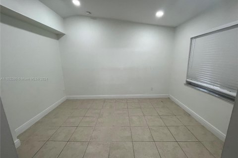 Touwnhouse à louer à Cutler Bay, Floride: 2 chambres, 99.22 m2 № 1353850 - photo 5