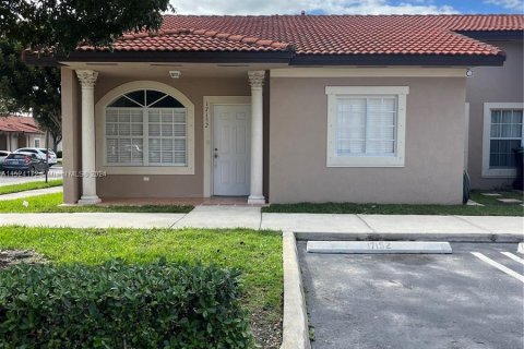 Townhouse in Miami, Florida 3 bedrooms, 116.31 sq.m. № 980643 - photo 1