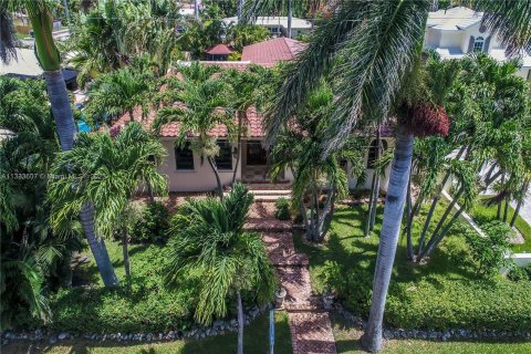 Villa ou maison à louer à Hollywood, Floride: 5 chambres, 232.26 m2 № 283419 - photo 5