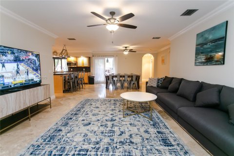 Villa ou maison à louer à Hollywood, Floride: 5 chambres, 232.26 m2 № 283419 - photo 29