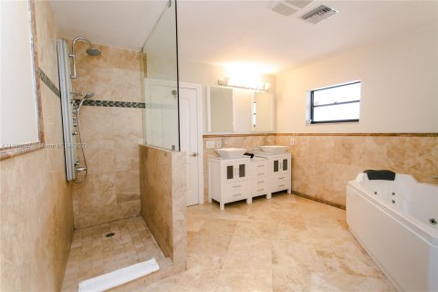 Casa en alquiler en Hollywood, Florida, 5 dormitorios, 232.26 m2 № 283419 - foto 11