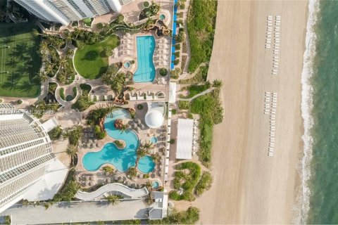 Hotel en venta en Sunny Isles Beach, Florida, 51.19 m2 № 944838 - foto 21