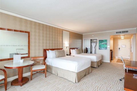 Hotel en venta en Sunny Isles Beach, Florida, 51.19 m2 № 944838 - foto 2