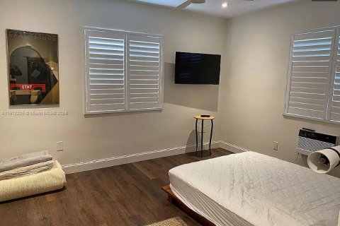 Condo in Miami Beach, Florida, 1 bedroom  № 1234361 - photo 9