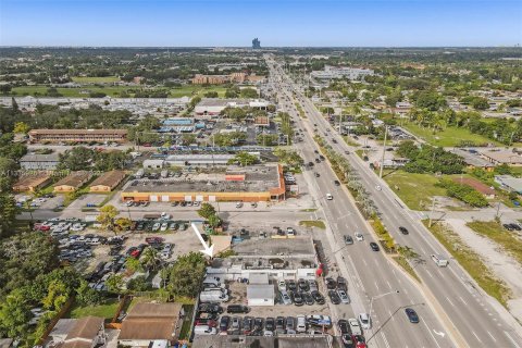 Propiedad comercial en venta en Hollywood, Florida № 281787 - foto 11