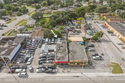 Propiedad comercial en venta en Hollywood, Florida № 281787 - foto 10