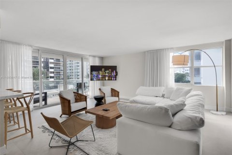 Condo in Miami Beach, Florida, 2 bedrooms  № 1423612 - photo 9