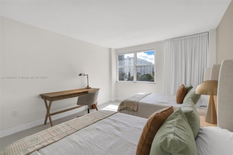 Condo in Miami Beach, Florida, 2 bedrooms  № 1423612 - photo 25