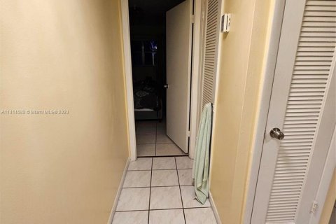 Condominio en venta en Sunrise, Florida, 1 dormitorio, 59.46 m2 № 612464 - foto 29