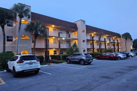 Copropriété à vendre à Sunrise, Floride: 1 chambre, 59.46 m2 № 612464 - photo 1