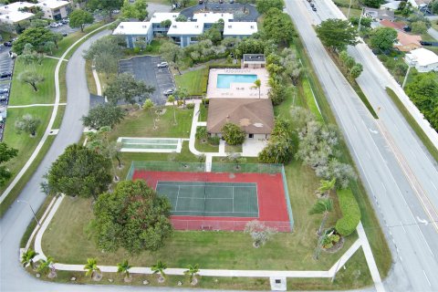 Condominio en venta en Tamarac, Florida, 2 dormitorios, 97.55 m2 № 815428 - foto 2