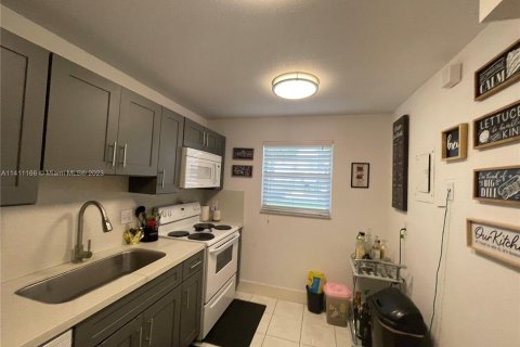 Condominio en venta en Miramar, Florida, 2 dormitorios, 96.62 m2 № 574615 - foto 7