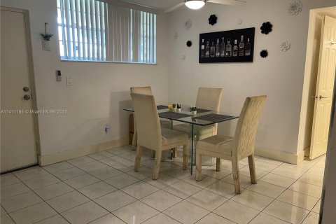 Condominio en venta en Miramar, Florida, 2 dormitorios, 96.62 m2 № 574615 - foto 14