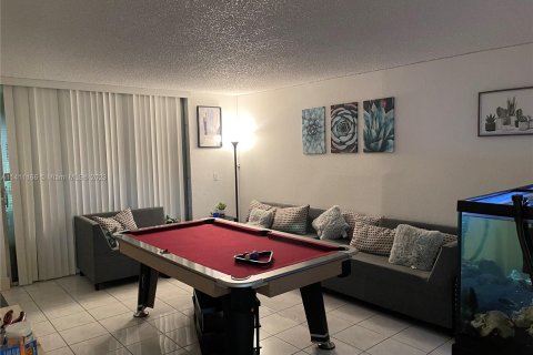 Condominio en venta en Miramar, Florida, 2 dormitorios, 96.62 m2 № 574615 - foto 15