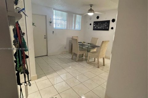 Condominio en venta en Miramar, Florida, 2 dormitorios, 96.62 m2 № 574615 - foto 19