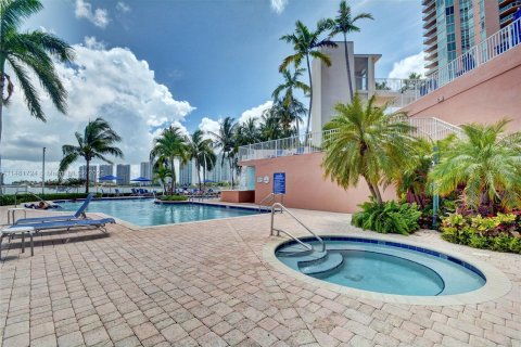 Copropriété à vendre à Aventura, Floride: 2 chambres, 149.57 m2 № 825158 - photo 9