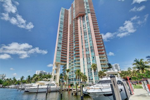 Copropriété à vendre à Aventura, Floride: 2 chambres, 149.57 m2 № 825158 - photo 2