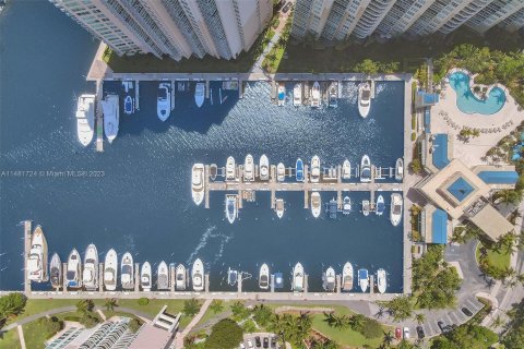 Condominio en venta en Aventura, Florida, 2 dormitorios, 149.57 m2 № 825158 - foto 15