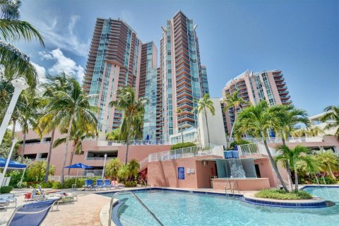 Condo in Aventura, Florida, 2 bedrooms  № 825158 - photo 3