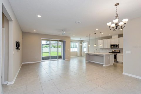 House in Winter Garden, Florida 4 bedrooms, 233.18 sq.m. № 1384694 - photo 3