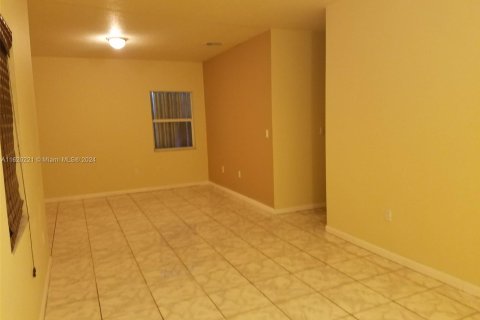 House in Miami, Florida 3 bedrooms, 112.6 sq.m. № 1269323 - photo 3