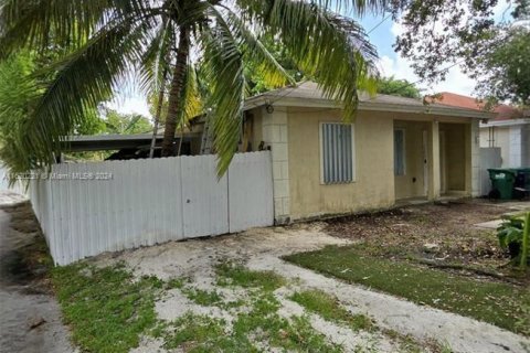 House in Miami, Florida 3 bedrooms, 112.6 sq.m. № 1269323 - photo 11