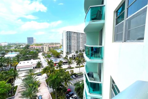 Condominio en venta en Hollywood, Florida, 1 dormitorio, 73.3 m2 № 1225557 - foto 3