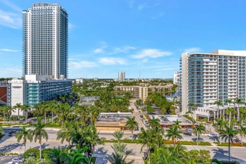 Copropriété à vendre à Hollywood, Floride: 1 chambre, 73.3 m2 № 1225557 - photo 1