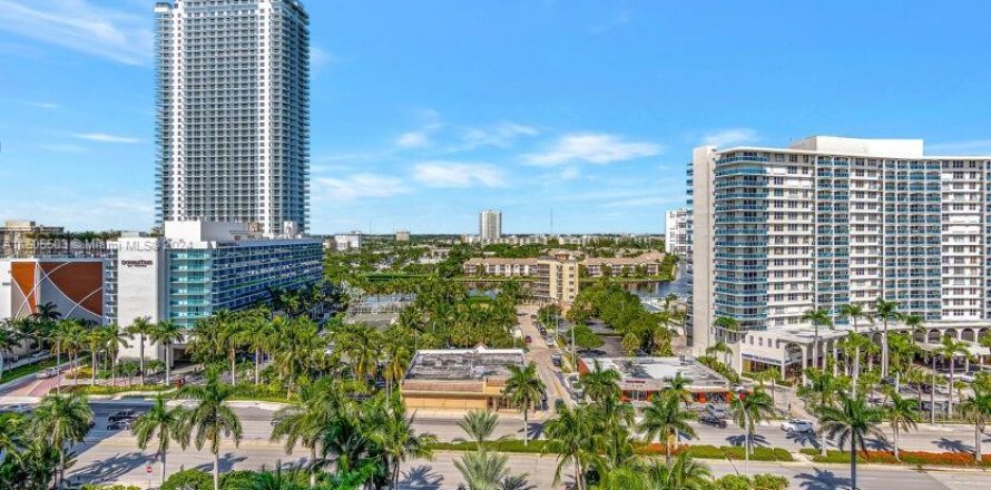 Condominio en Hollywood, Florida, 1 dormitorio  № 1225557