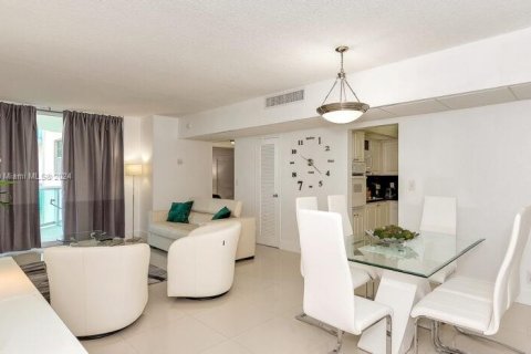 Copropriété à vendre à Hollywood, Floride: 1 chambre, 73.3 m2 № 1225557 - photo 10