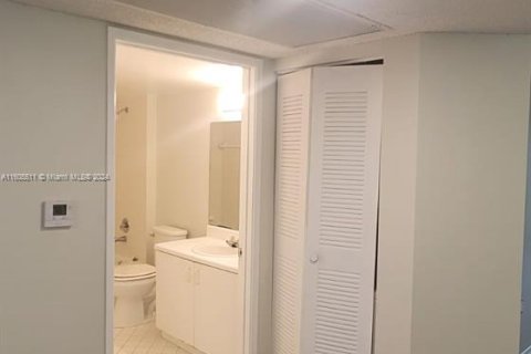 Condominio en venta en Pembroke Pines, Florida, 2 dormitorios, 100.52 m2 № 1225558 - foto 22