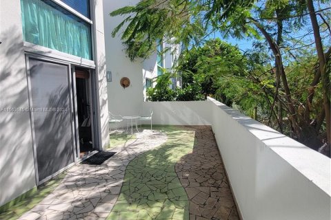 Copropriété à vendre à Miami Beach, Floride: 2 chambres, 131.74 m2 № 1374358 - photo 30