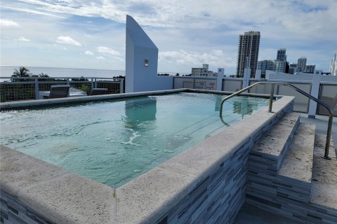 Copropriété à vendre à Miami Beach, Floride: 2 chambres, 131.74 m2 № 1374358 - photo 5