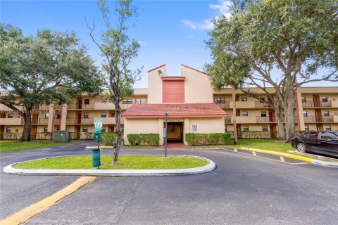 Condominio en venta en Miramar, Florida, 2 dormitorios, 76.18 m2 № 1362231 - foto 2