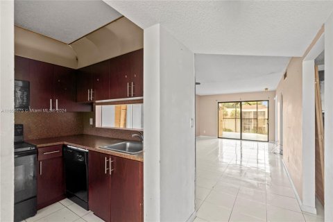 Condominio en venta en Miramar, Florida, 2 dormitorios, 76.18 m2 № 1362231 - foto 3