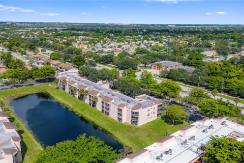 Condominio en venta en Miramar, Florida, 2 dormitorios, 76.18 m2 № 1362231 - foto 19