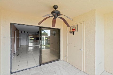 Condominio en venta en Miramar, Florida, 2 dormitorios, 76.18 m2 № 1362231 - foto 12