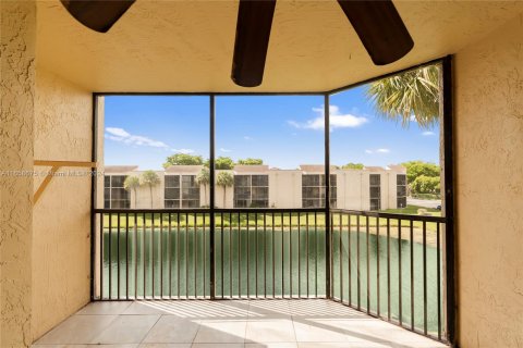 Condominio en venta en Miramar, Florida, 2 dormitorios, 76.18 m2 № 1362231 - foto 13