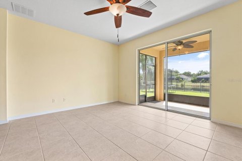 House in Bradenton, Florida 3 bedrooms, 171.78 sq.m. № 1344235 - photo 8