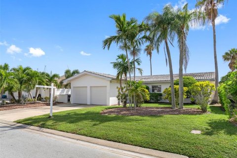 Villa ou maison à vendre à Treasure Island, Floride: 3 chambres, 162.39 m2 № 1344236 - photo 2