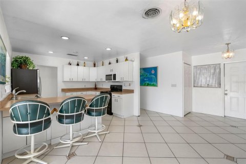 Casa en venta en Treasure Island, Florida, 3 dormitorios, 162.39 m2 № 1344236 - foto 3