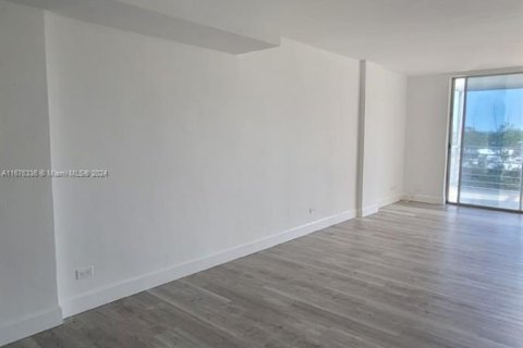 Copropriété à vendre à North Miami Beach, Floride: 1 chambre, 80.36 m2 № 1401355 - photo 3