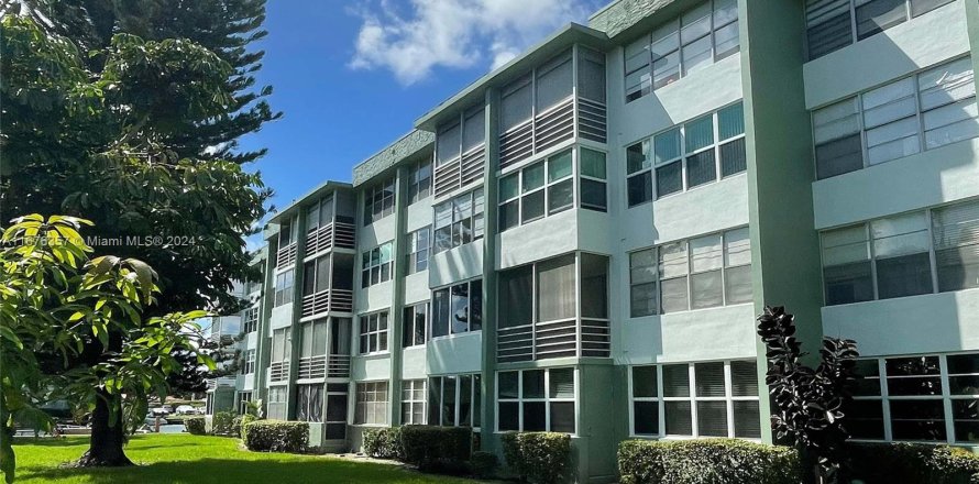 Condominio en Hollywood, Florida, 1 dormitorio  № 1401356