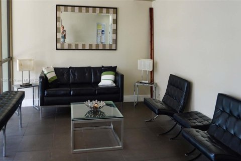 Condominio en venta en Hollywood, Florida, 1 dormitorio, 72.46 m2 № 1401356 - foto 5