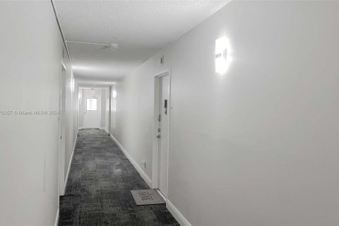 Condominio en venta en Hollywood, Florida, 1 dormitorio, 72.46 m2 № 1401356 - foto 6