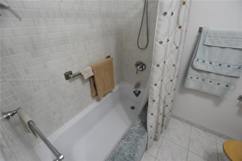 Casa en venta en West Palm Beach, Florida, 1 dormitorio, 56.76 m2 № 1186728 - foto 13