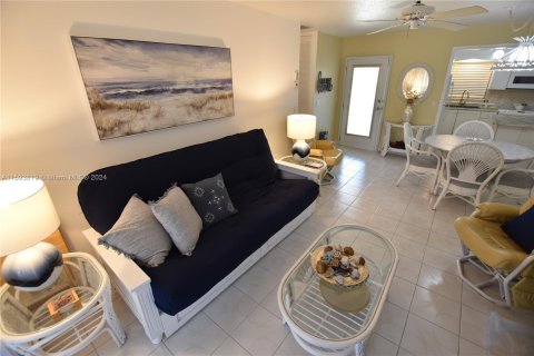 Casa en venta en West Palm Beach, Florida, 1 dormitorio, 56.76 m2 № 1186728 - foto 4