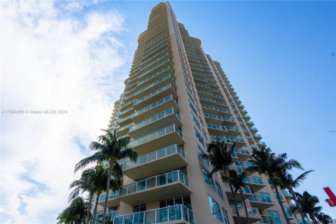 Condominio en venta en Aventura, Florida, 3 dormitorios, 159.79 m2 № 1187077 - foto 4