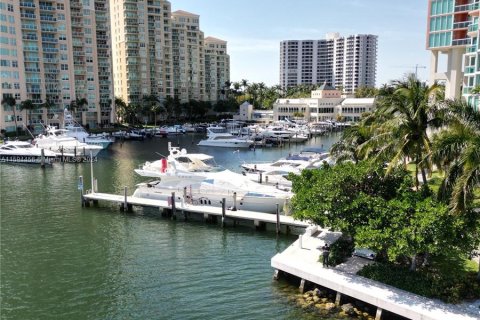 Condominio en venta en Aventura, Florida, 3 dormitorios, 159.79 m2 № 1187077 - foto 5