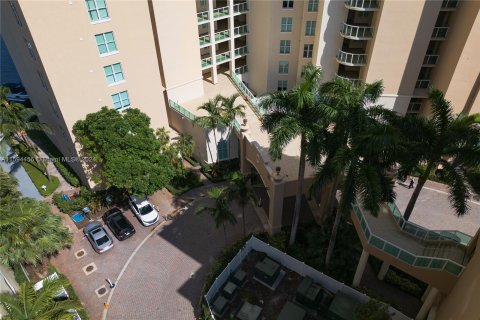 Condo in Aventura, Florida, 3 bedrooms  № 1187077 - photo 19